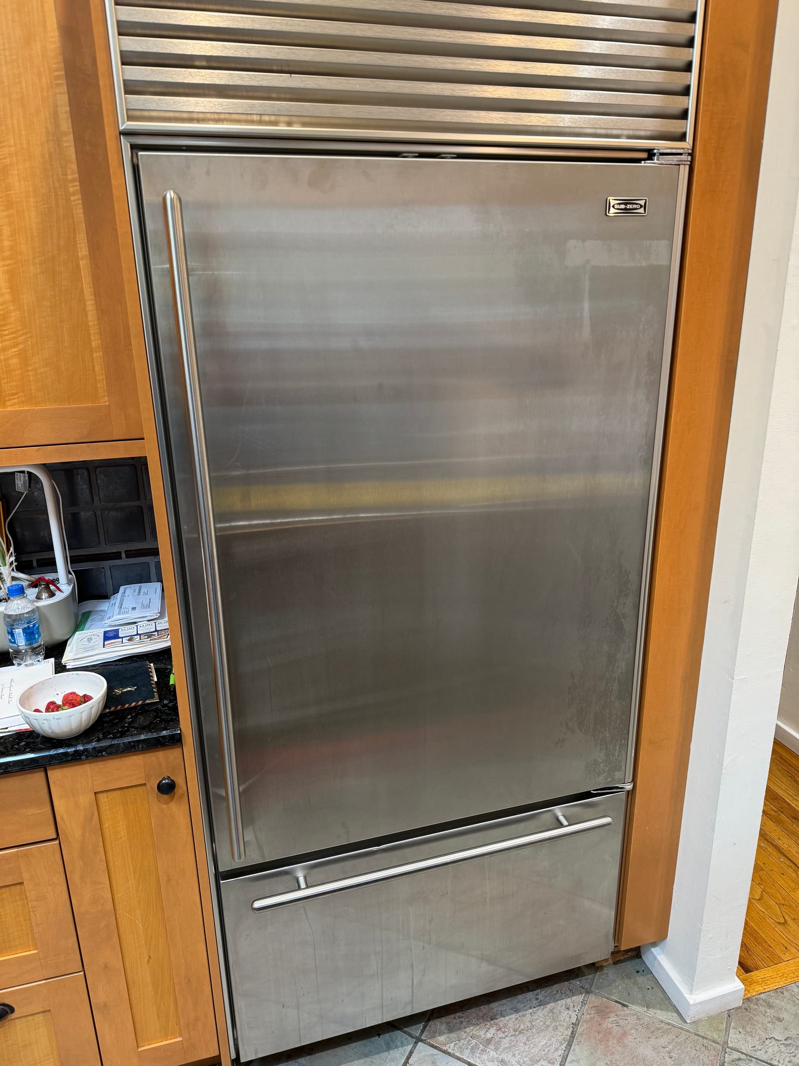 Sub-Zero refrigerator control panel error display